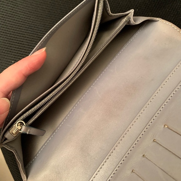 💯Authentic chanel lucky symbols L-yen long wallet grey🩶 - Picture 9 of 11